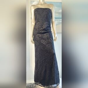 ◇$2,500 CARMEN MARC VALVO BLACK SILK LINED LACE BEAD RUNWAY GOWN US 14